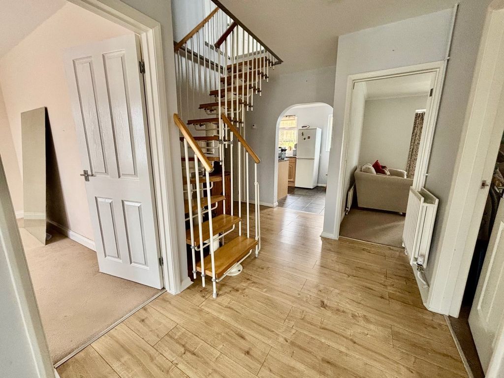 Property photo 3 of 21