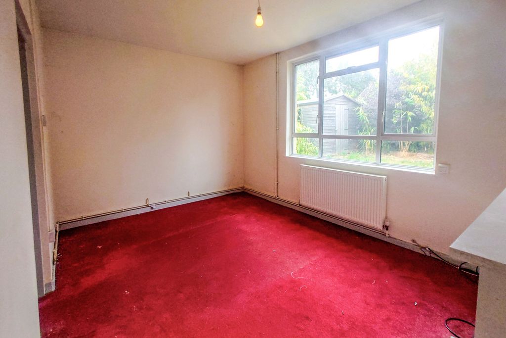 Property photo 2 of 14 3 Hobbes Close, Malmesbury, Wiltshire, Sn16 0Da