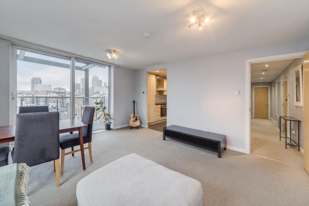 Property photo 2 of 11 Image