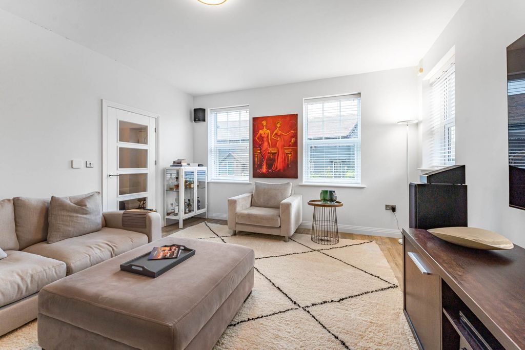 Property photo 3 of 19