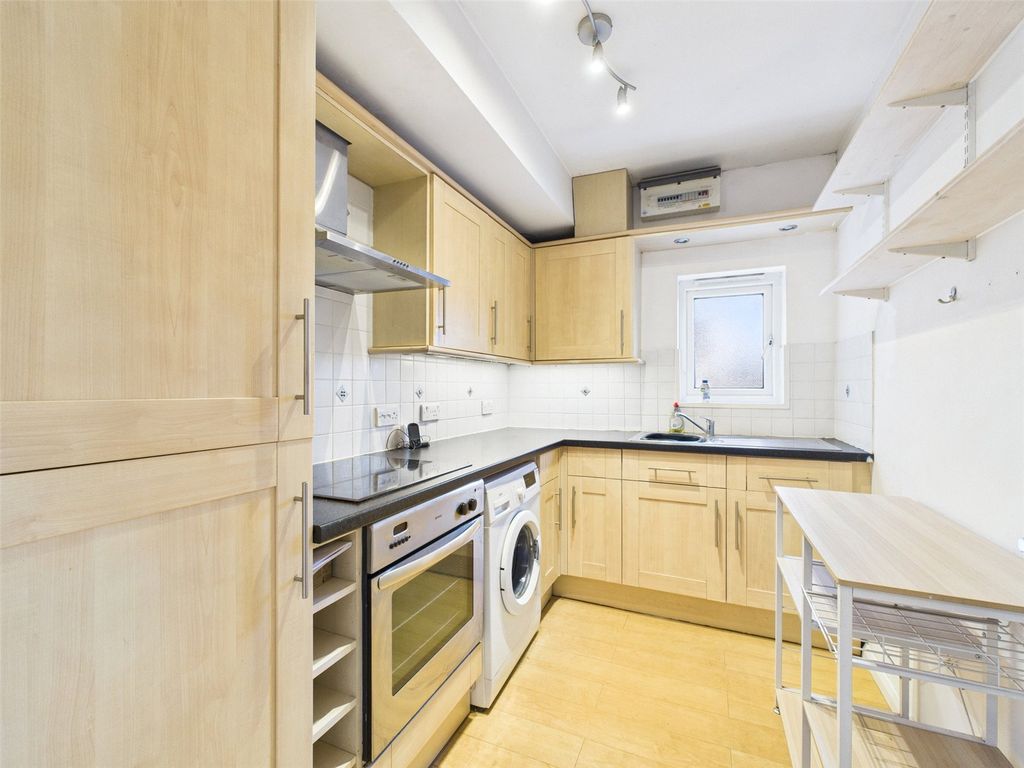 Property photo 3 of 8 Picture No. 13