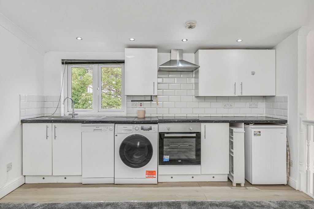 Property photo 3 of 4 Picture No. 22