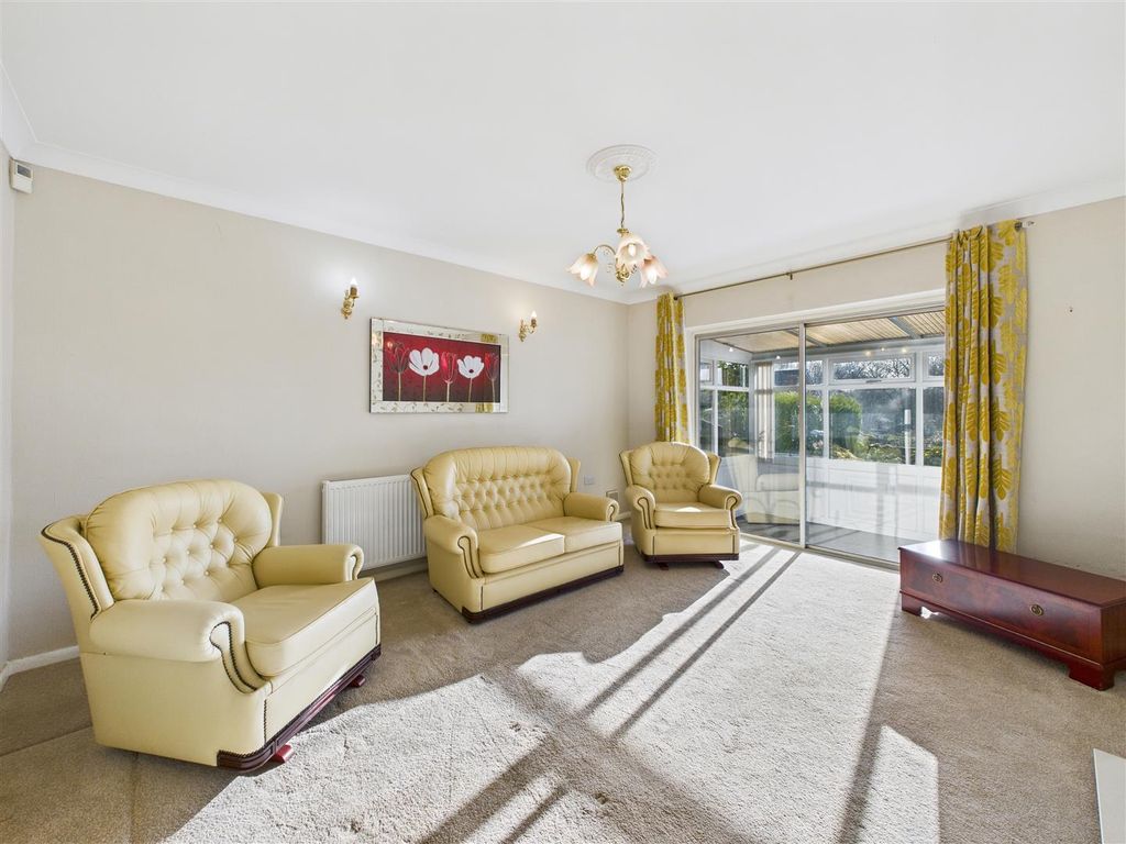 Property photo 2 of 16 Cam05476G0-Pr0110-Still019.Jpg