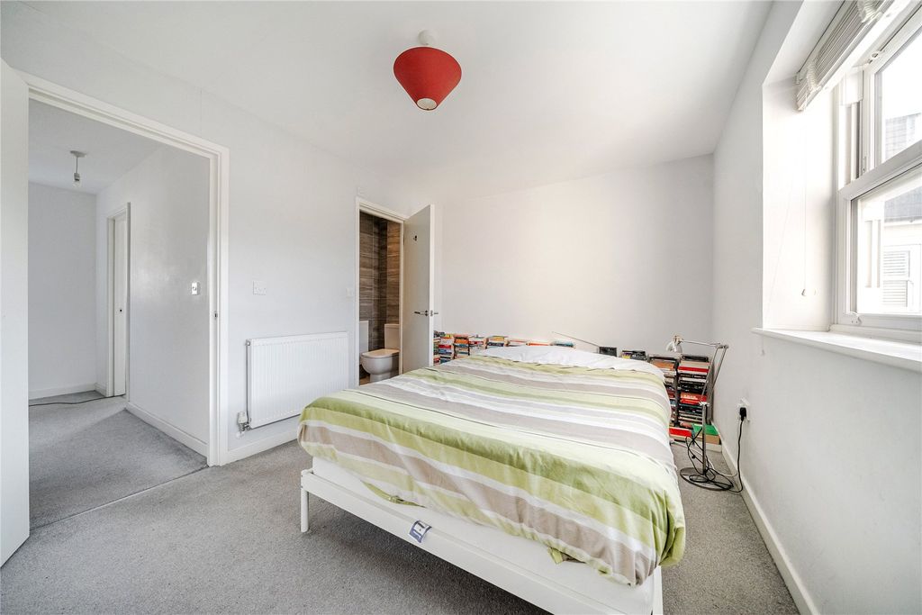 Property photo 3 of 17 Picture No. 29