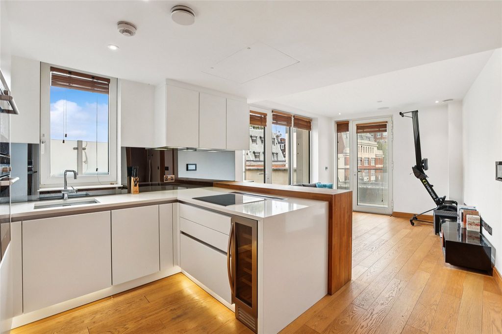 Property photo 3 of 13 Reception Room