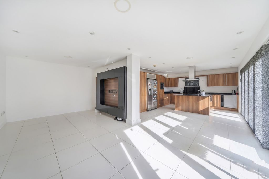 Property photo 2 of 15 1487560-18-6A9E84...