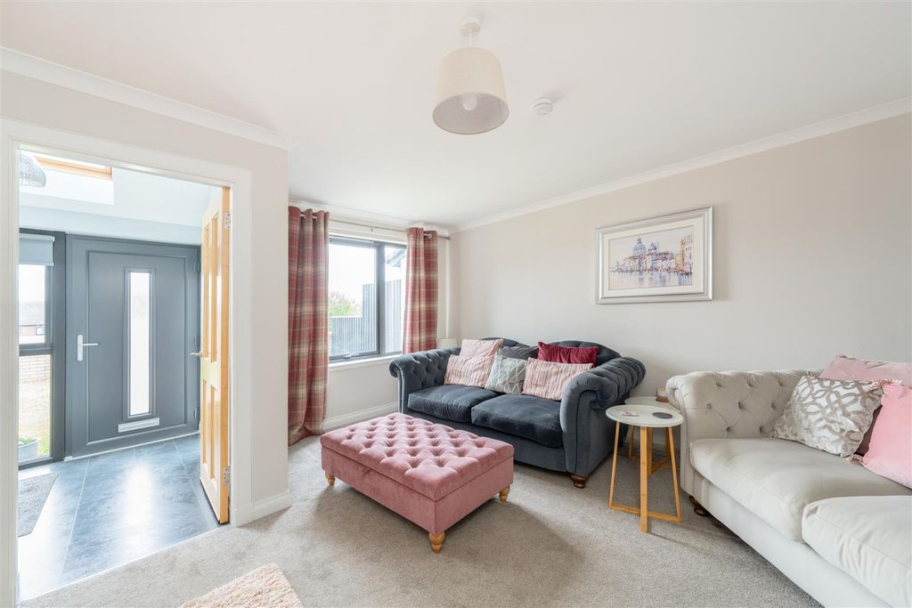 Property photo 2 of 13 19_Erskine_Place-4.Jpg
