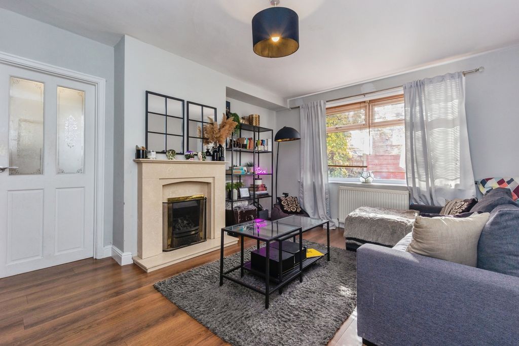 Property photo 2 of 17 Photo