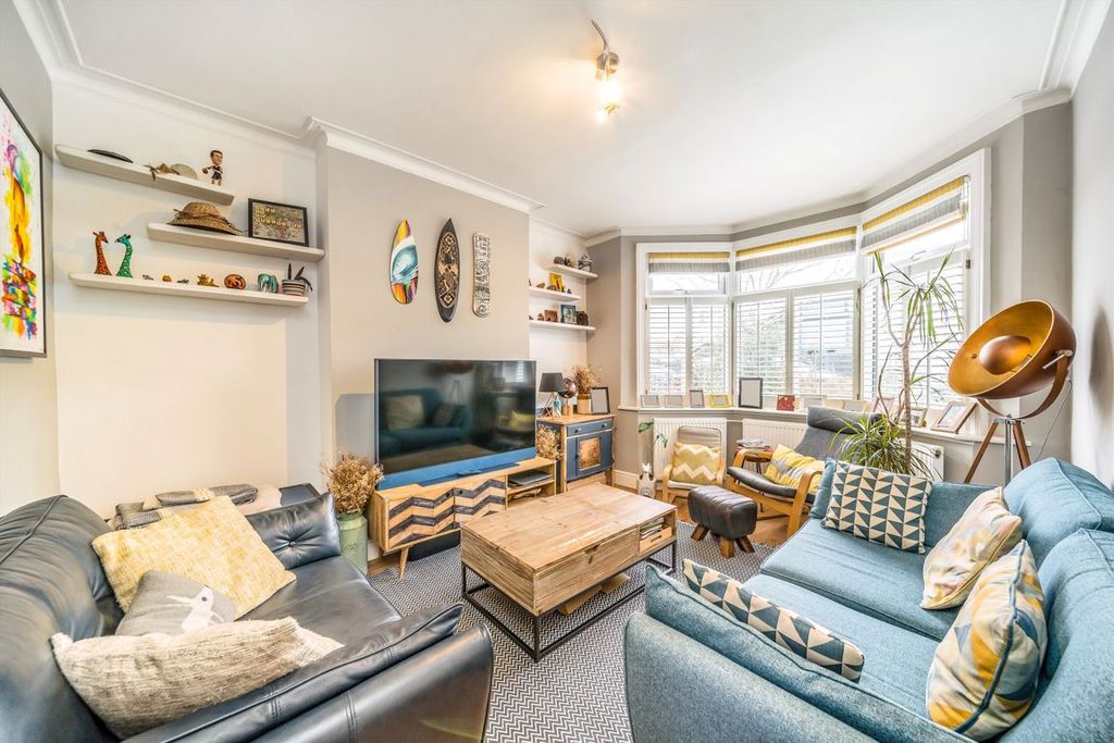 Property photo 2 of 12