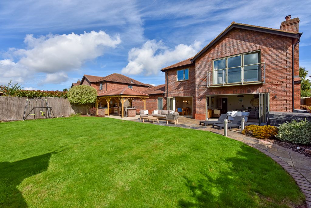 Property photo 2 of 15