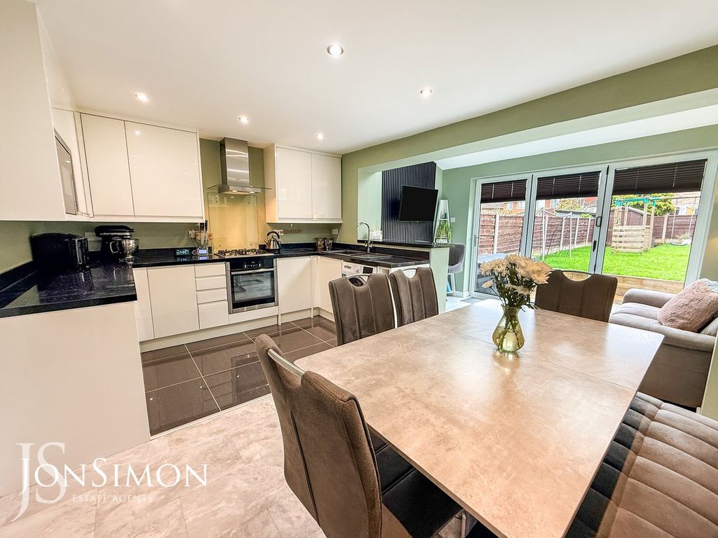 Property photo 2 of 29