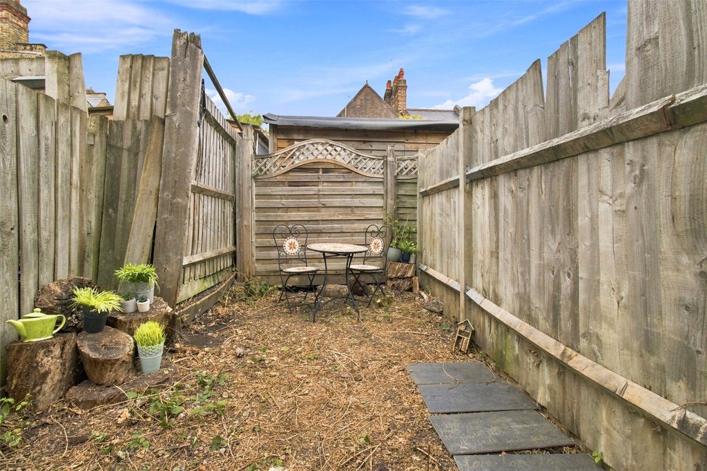 Property photo 3 of 19 Picture No. 01