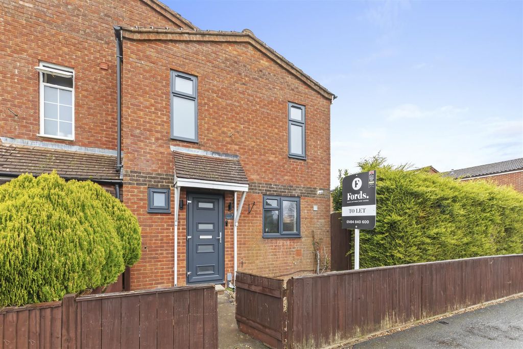 Property photo 1 of 11 Front Aspect