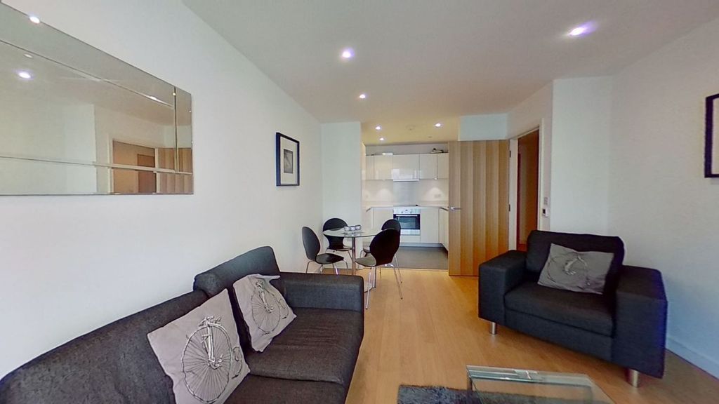 Property photo 3 of 11
