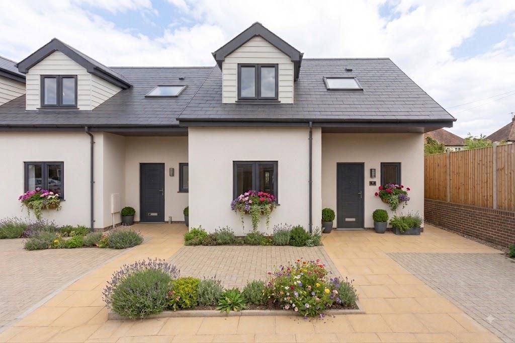 Property photo 1 of 12 1