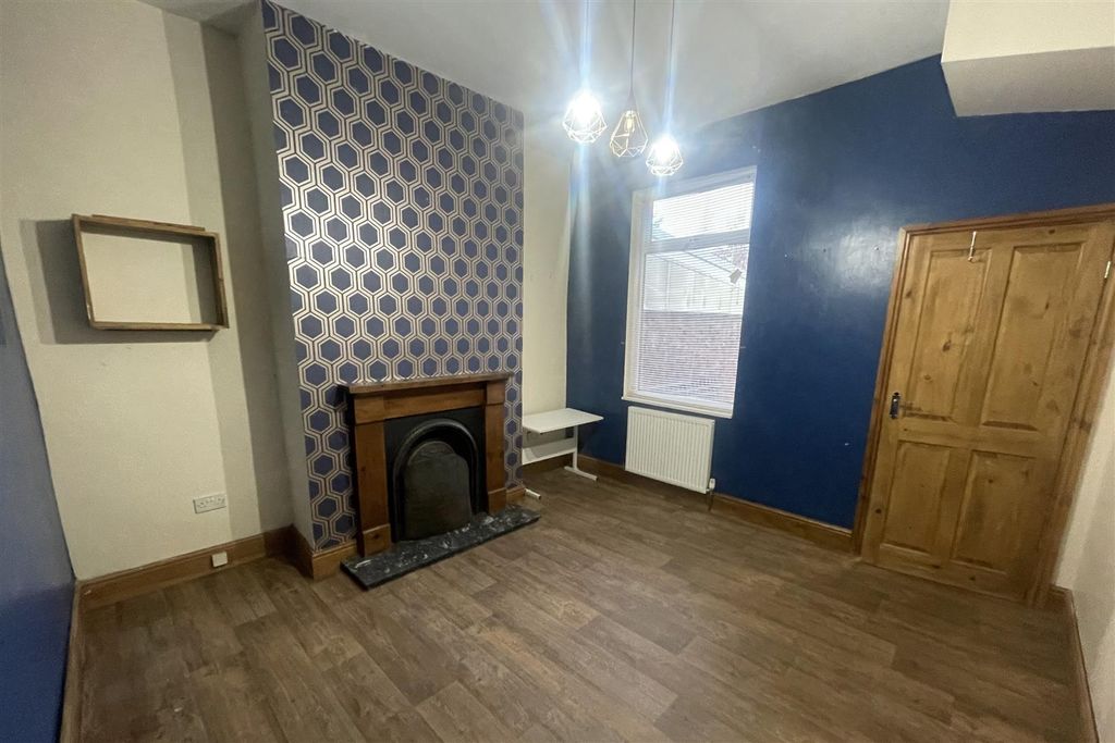 Property photo 3 of 11 6.Jpeg