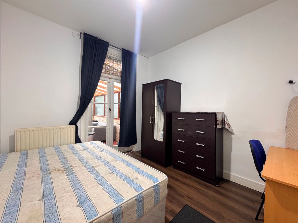 Property photo 1 of 3