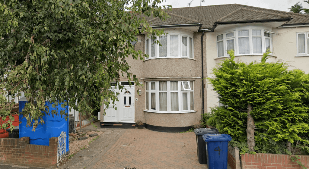 Property photo 1 of 7 Stanley Avenue, Greenford, Ub6 8Nn
