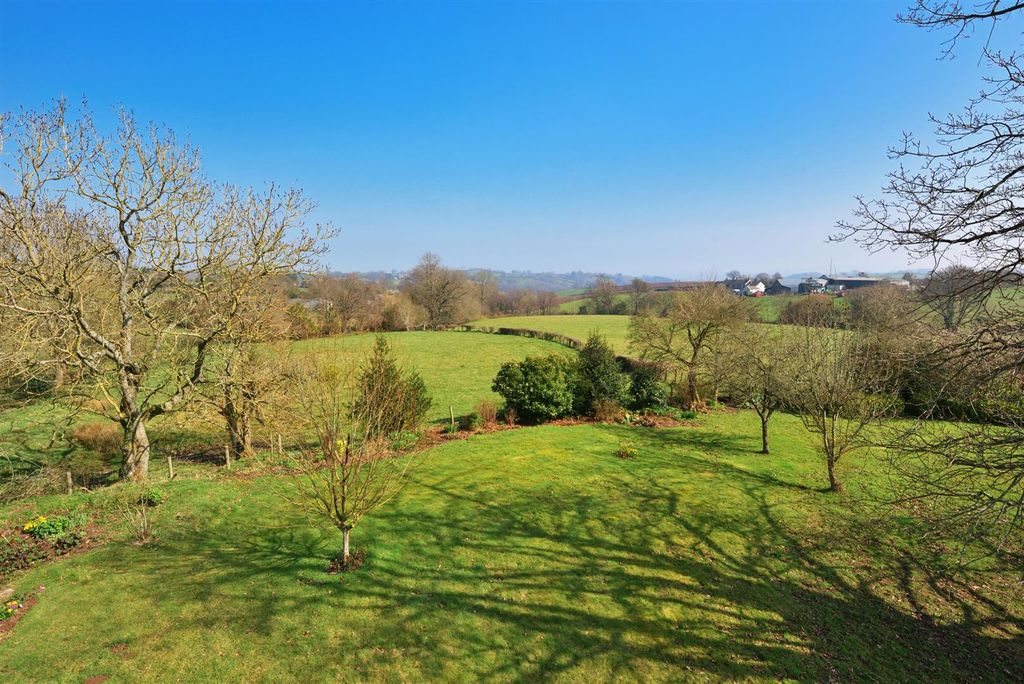 Property photo 2 of 44