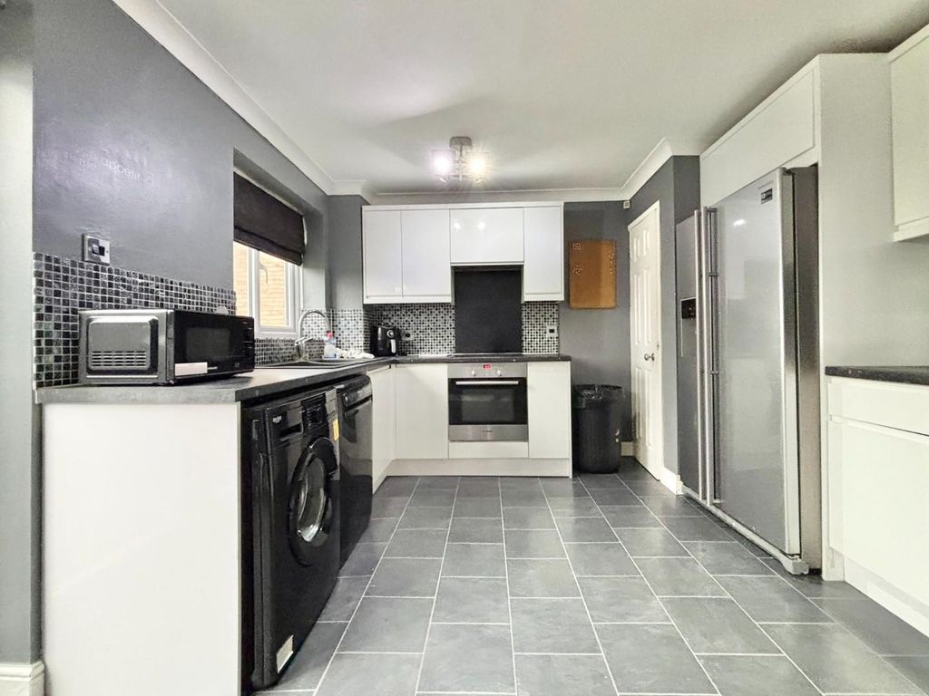 Property photo 2 of 13 075820F0-179B-4128-A0B8-2E6B415003B1.Jpg