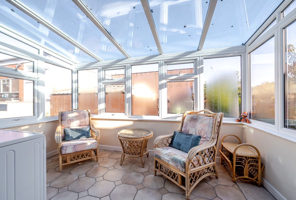 Property photo 3 of 23 1359399-13-68Da45...