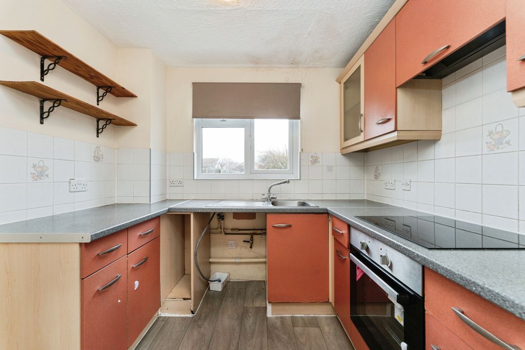 Property photo 2 of 20