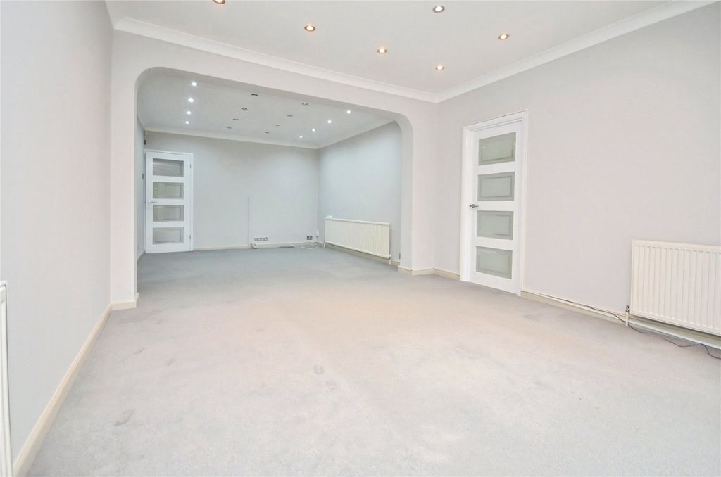 Property photo 3 of 17 Picture No. 34