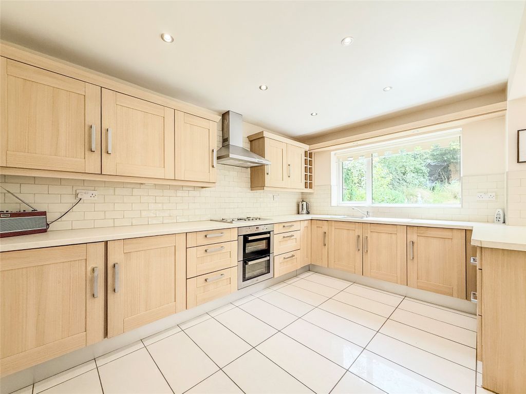 Property photo 2 of 26 Dining Kitchen