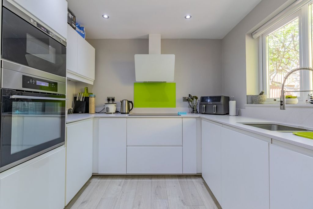 Property photo 1 of 37