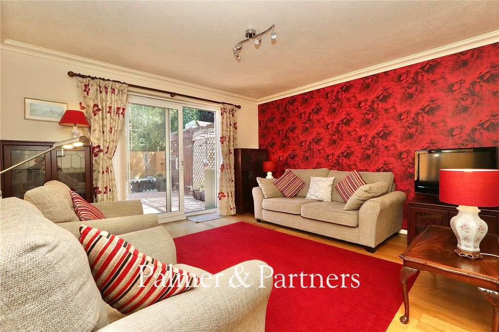 Property photo 3 of 18 Picture No. 01