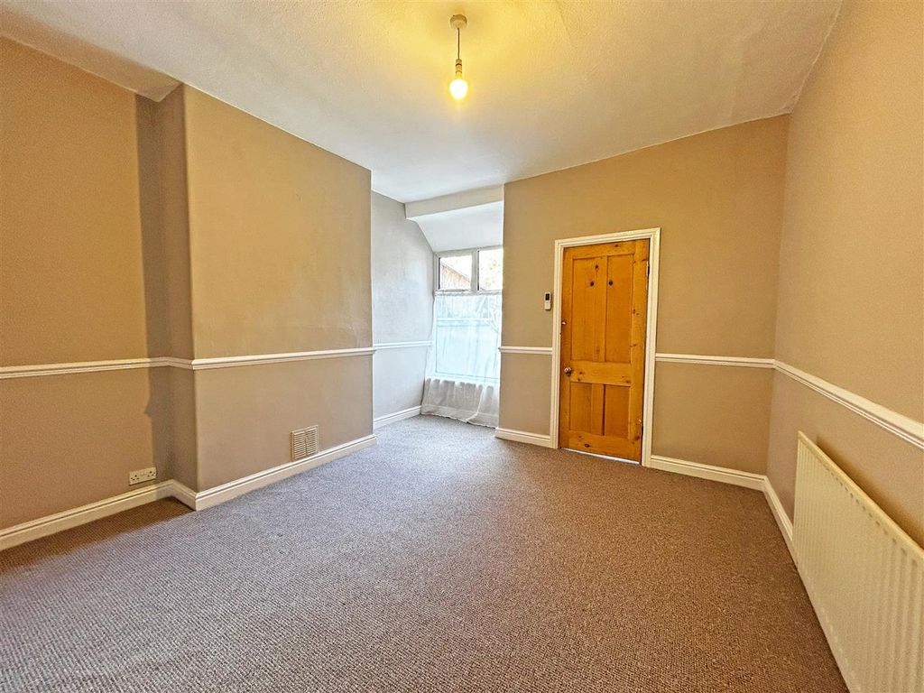 Property photo 2 of 16 Living Room