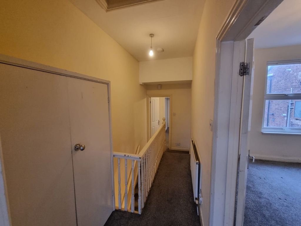 Property photo 3 of 5 Hallway