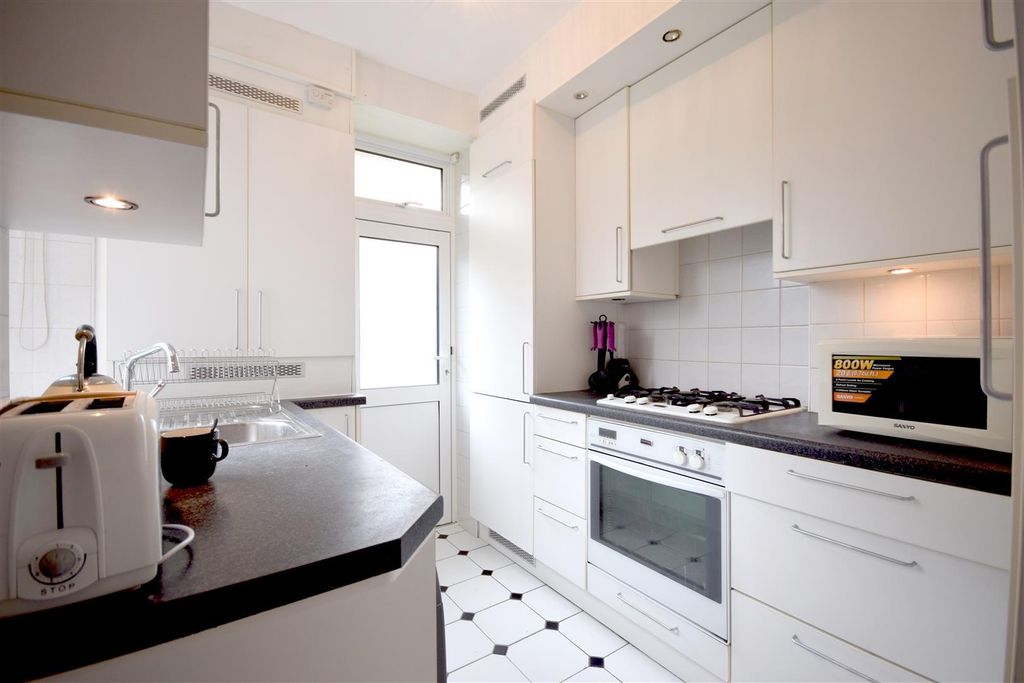 Property photo 3 of 10 Omostvjfqe2m2Noz3Jf5Sq.Jpg
