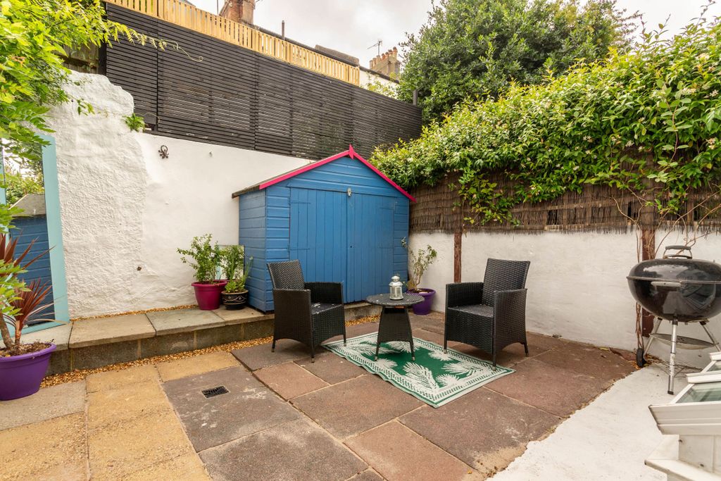 Property photo 2 of 15