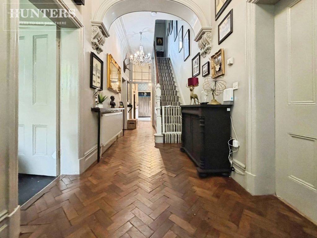 Property photo 2 of 37 Pbox-Img.Jpg