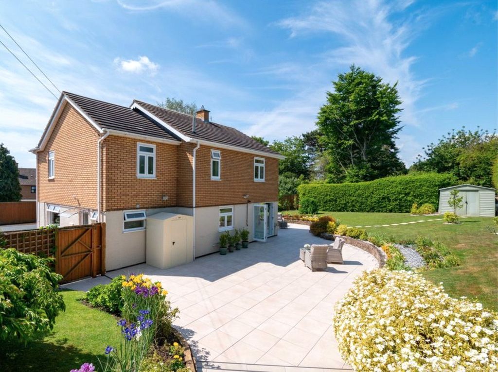 Property photo 1 of 39 Picture No. 18