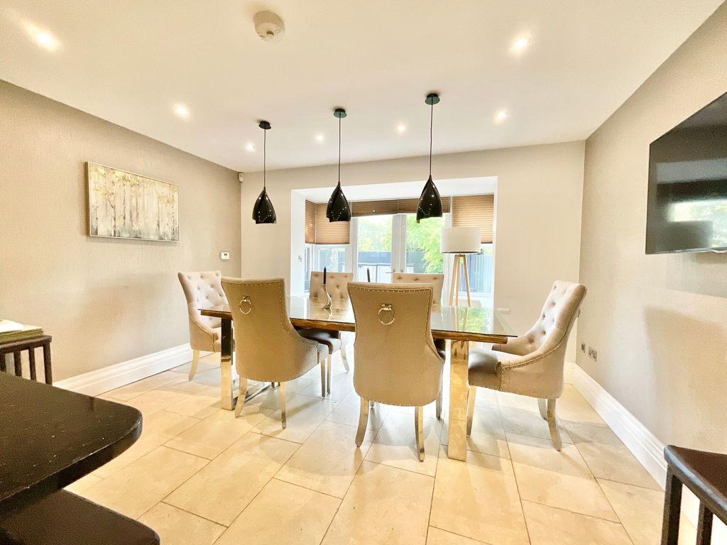 Property photo 3 of 29