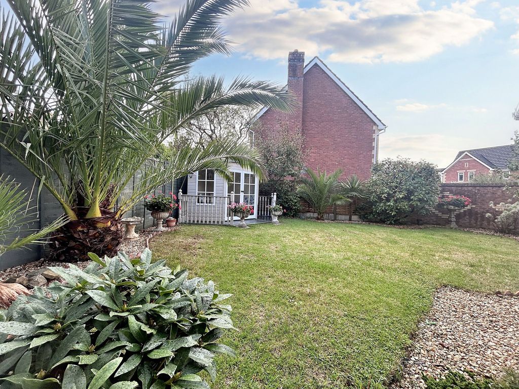 Property photo 3 of 25