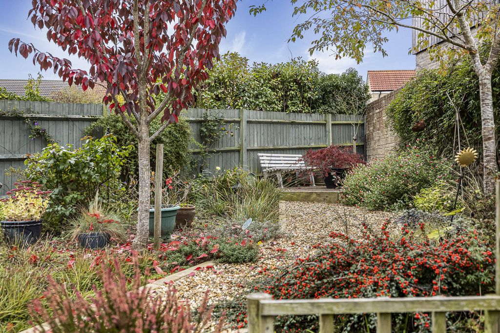 Property photo 3 of 23