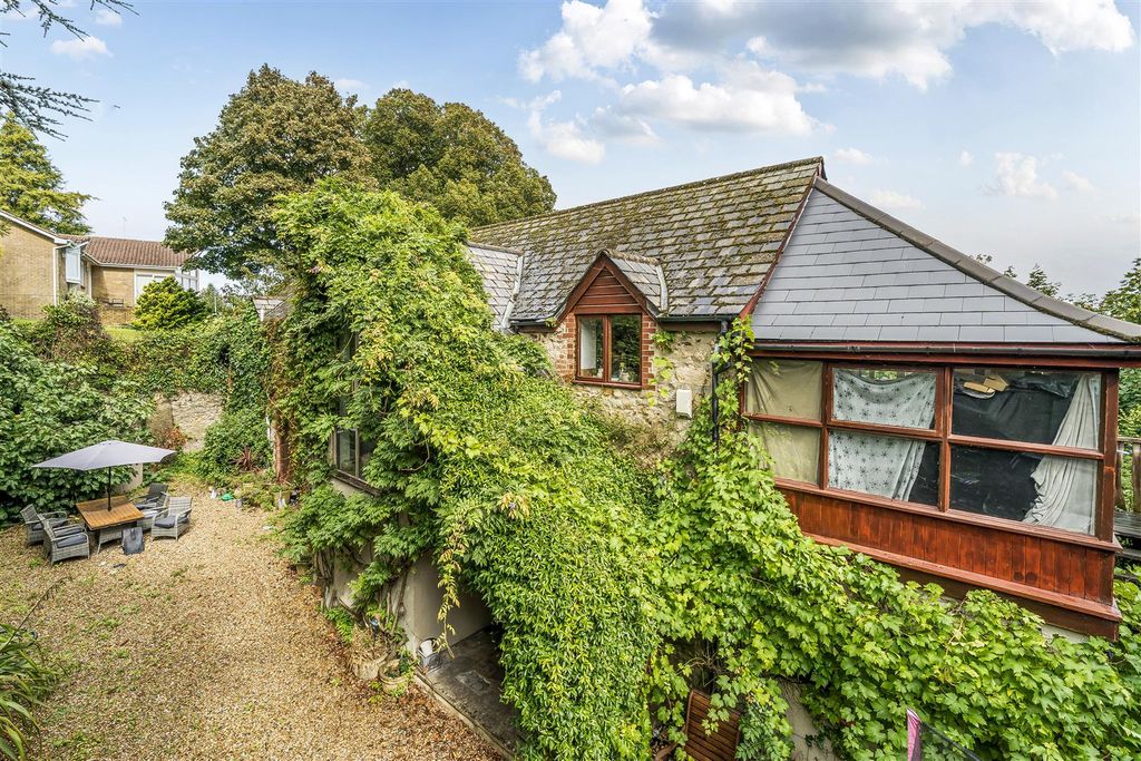 Property photo 1 of 22