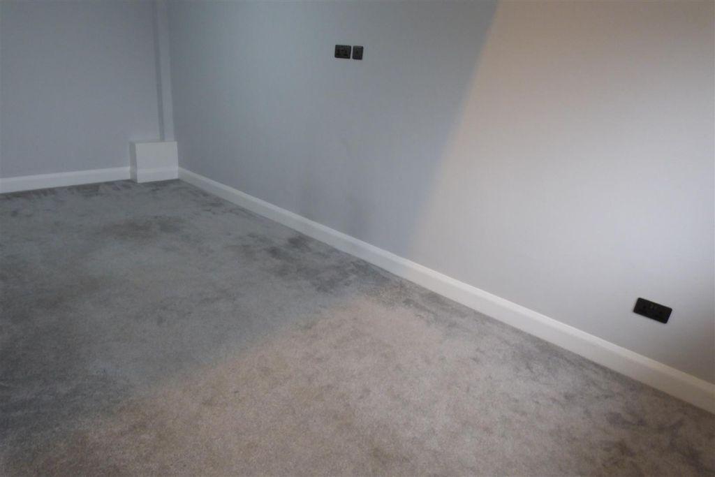 Property photo 1 of 14 P1410235.Jpg