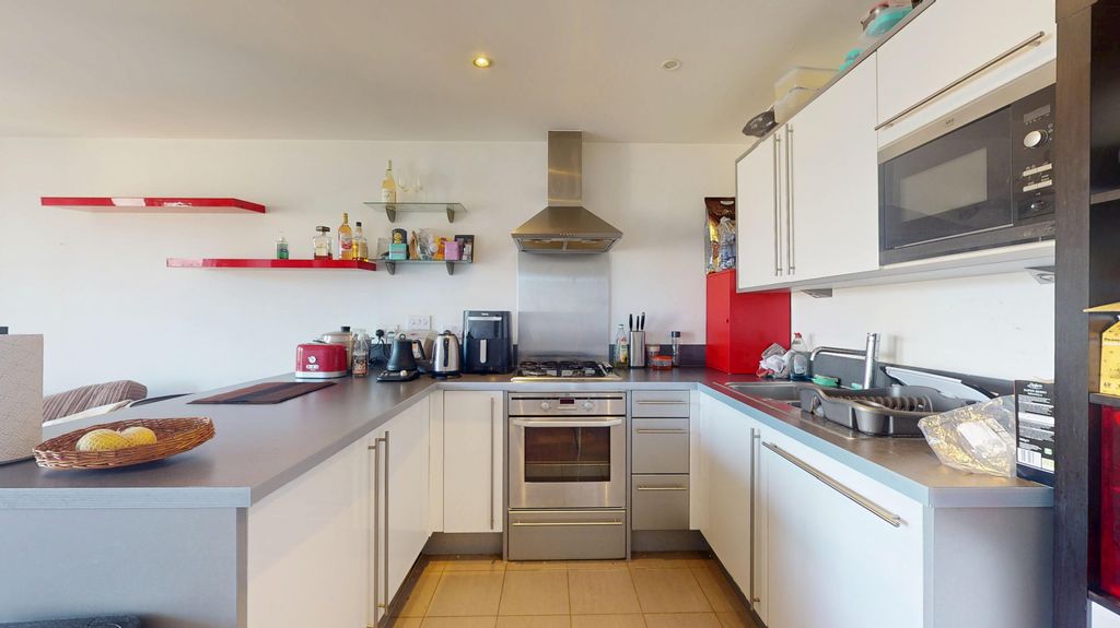 Property photo 2 of 18