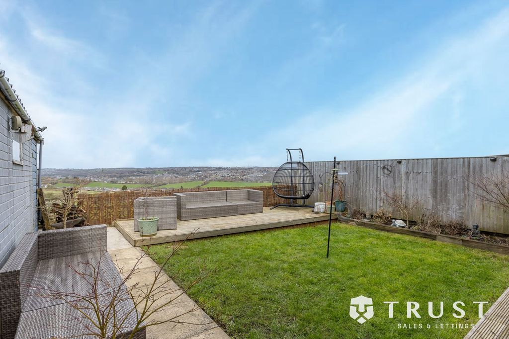 Property photo 2 of 41