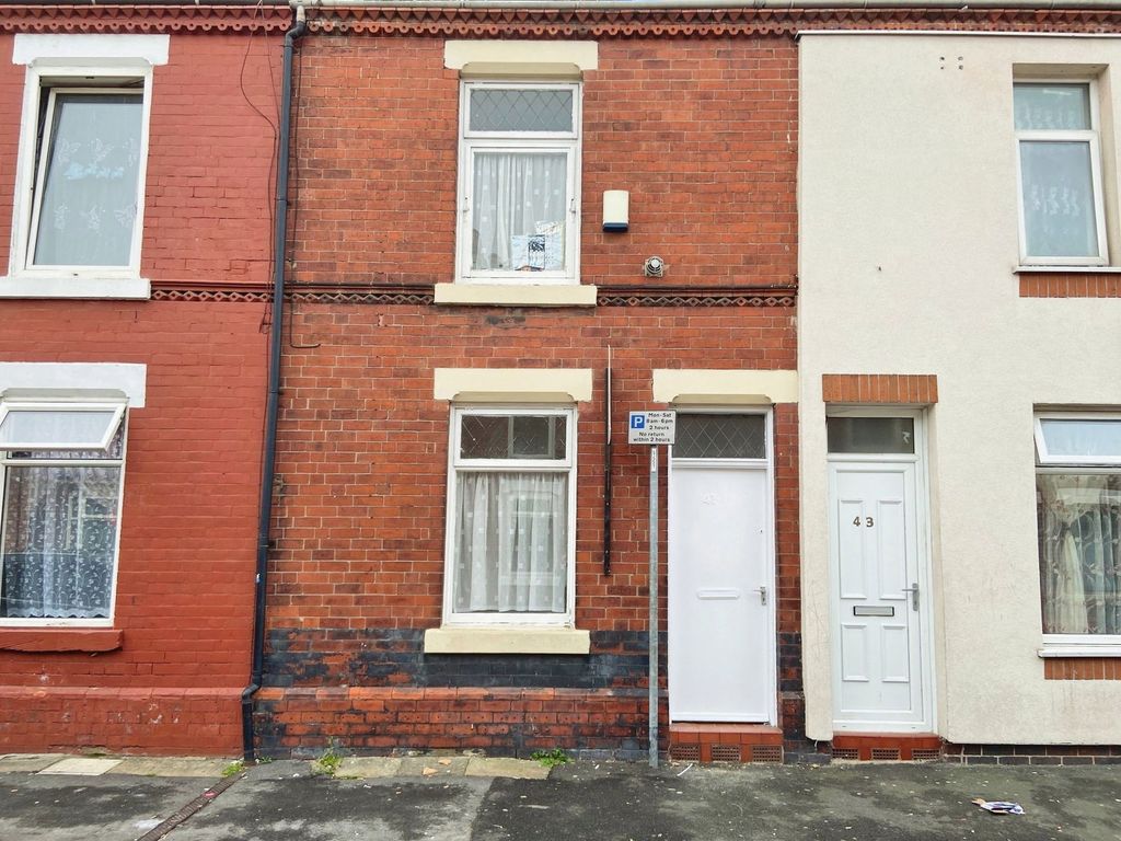 Property photo 1 of 8