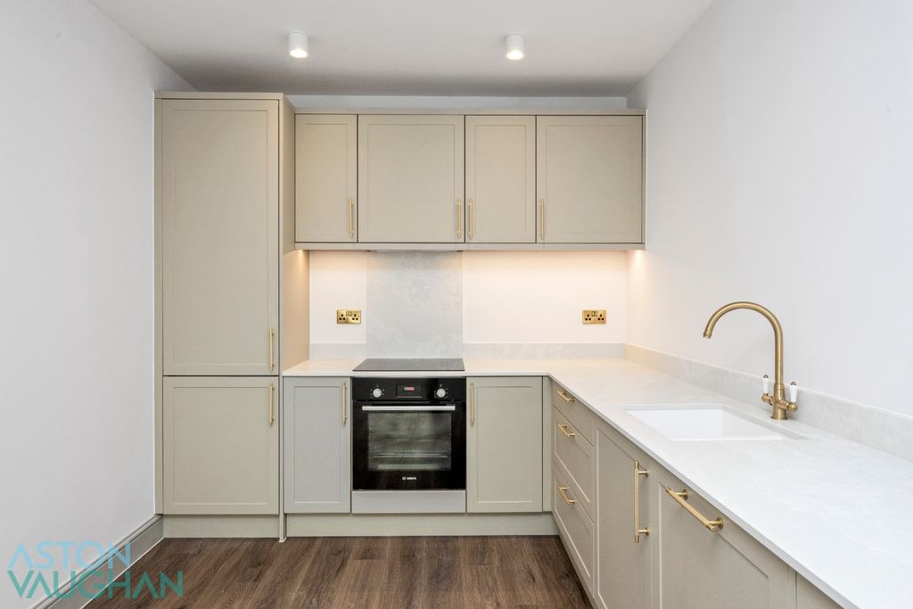 Property photo 3 of 21 5524793