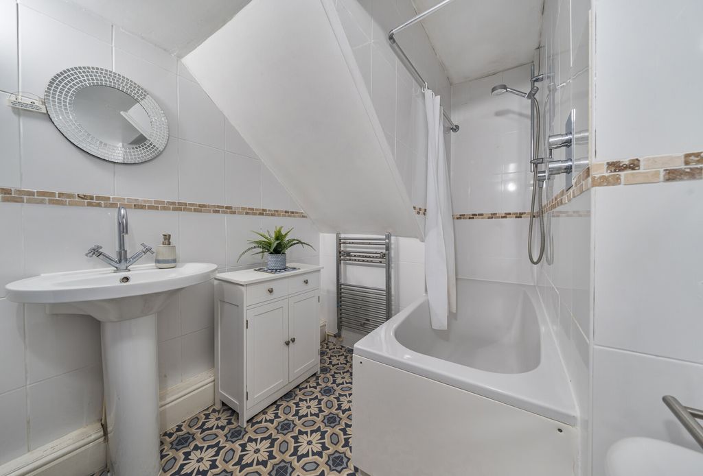 Property photo 1 of 13 1405575-5-697B2d7...