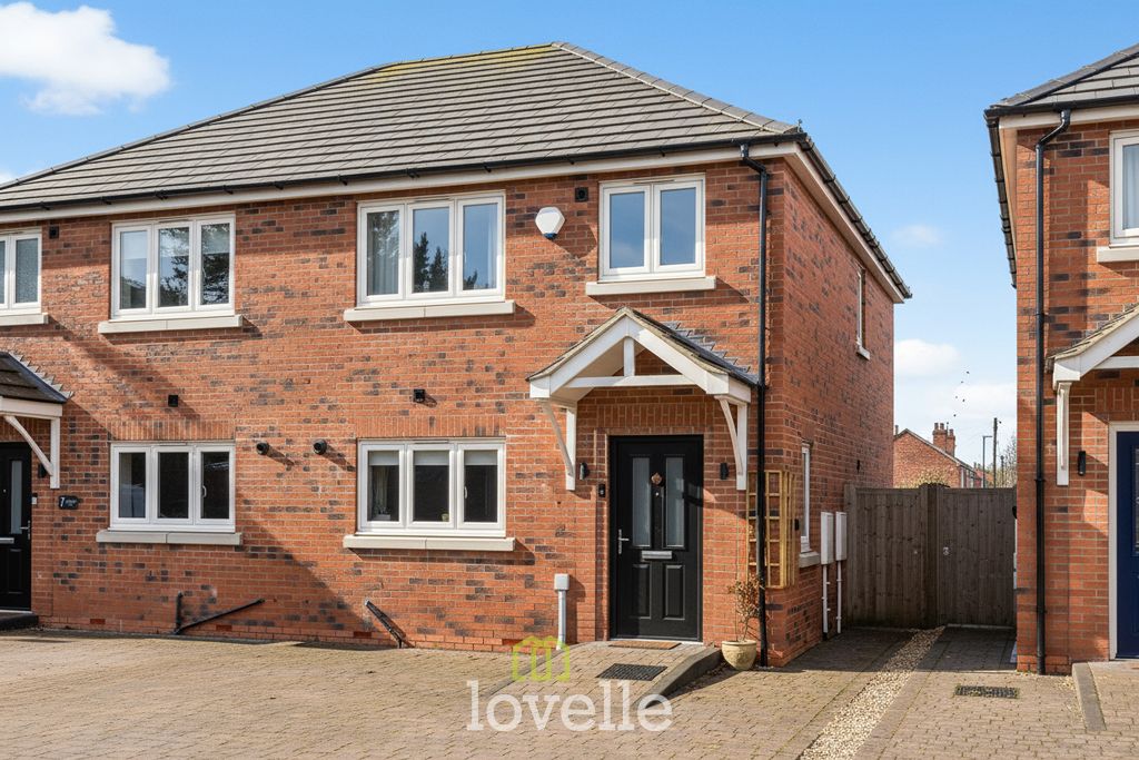 Property photo 1 of 32