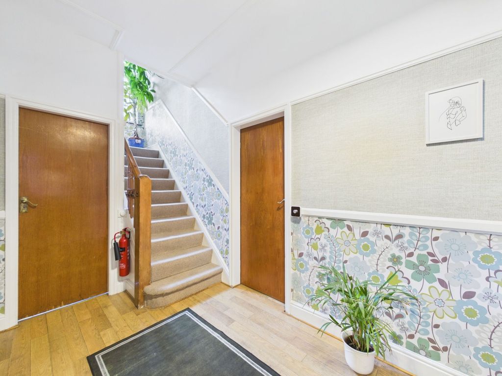 Property photo 3 of 24