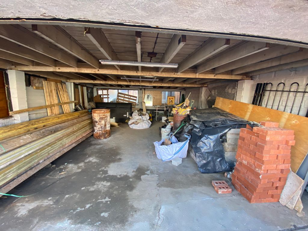 Property photo 1 of 4