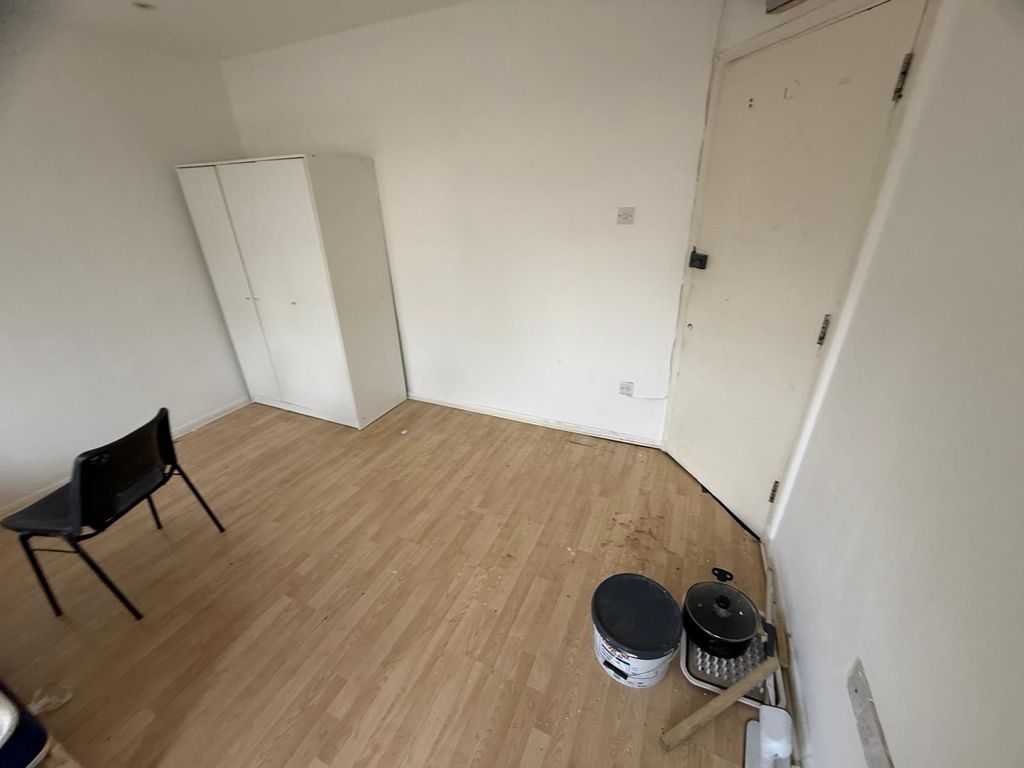Property photo 1 of 4